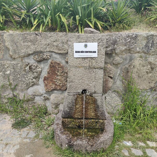 Fontanário da Av. de Sequeiros 1