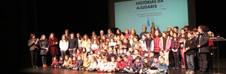 Histórias da Ajudaris apresentadas no Auditório