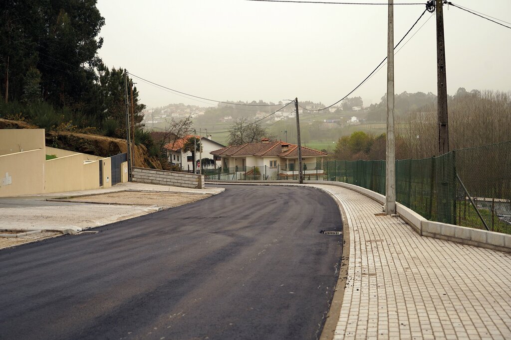 Obras de Beneficiação da Rua 25 de Abril em Boim