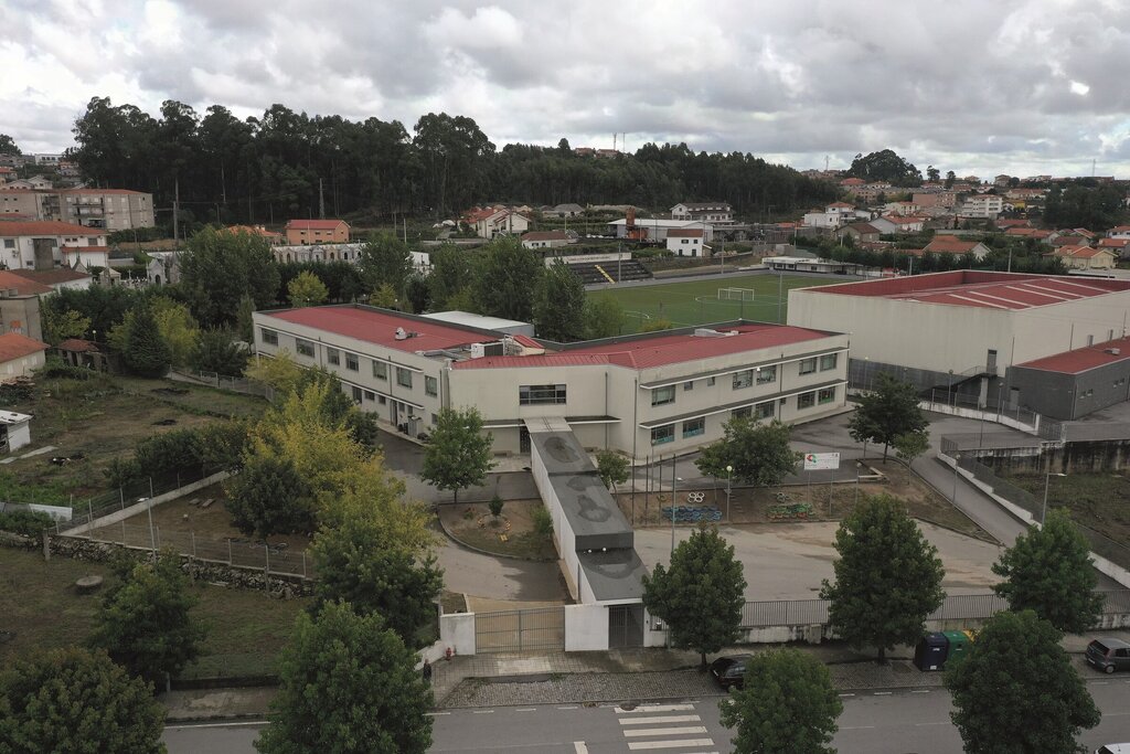 Investimento de 900 mil euros em 10 escolas
