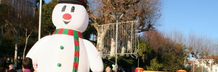 Chegada do Pai Natal animou o centro da Vila