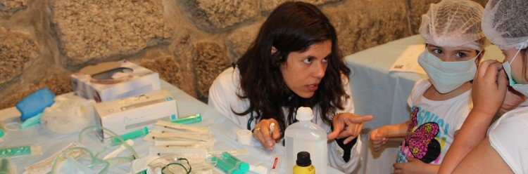 “Hospital do Pequeninos” trata bonecos doentes