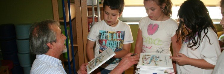 Álvaro Magalhães apresentou livro em escolas
