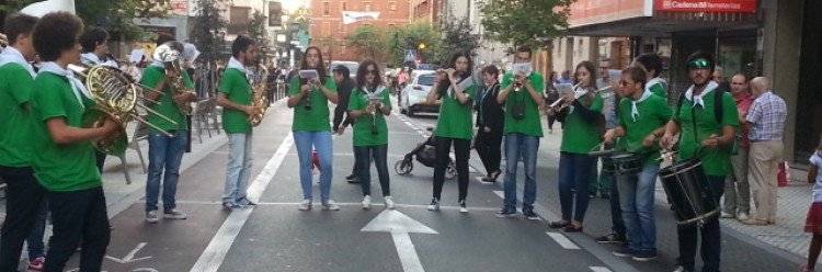 Jovens do Bando das Gaitas animaram ruas de Renteria