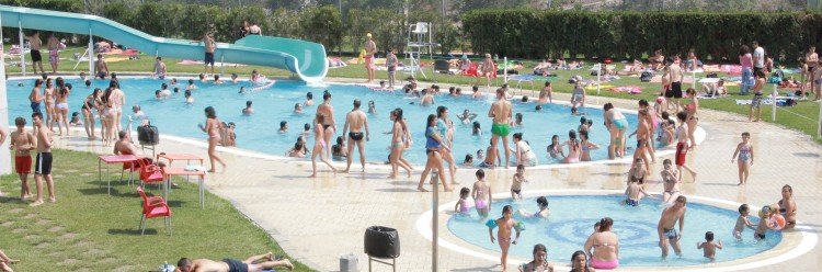 Atividades de verão para jovens das habitações sociais