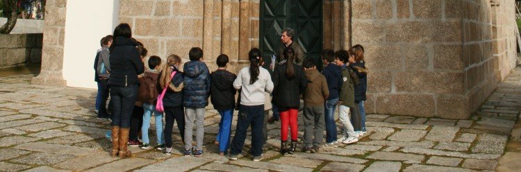 “Na linha do tempo” para alunos do 3.º ano